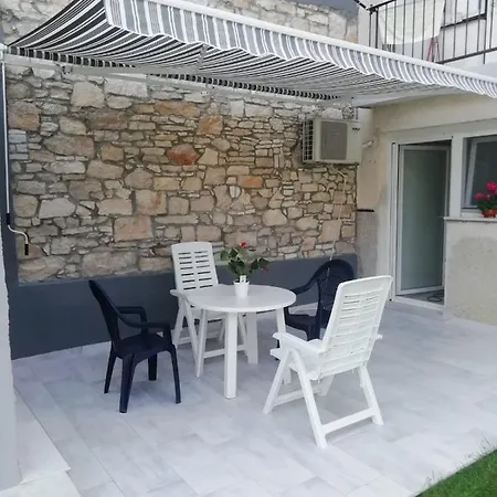 Nika Apartman