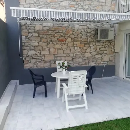 Nika Apartman